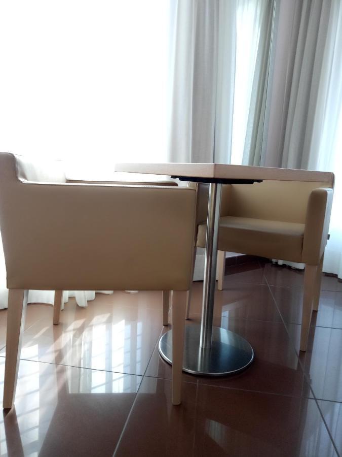 Hotel Chiaraluna Civitanova Marche Esterno foto