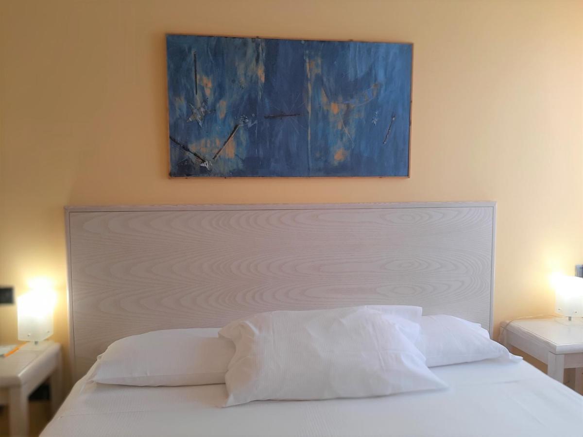 Hotel Chiaraluna Civitanova Marche Esterno foto