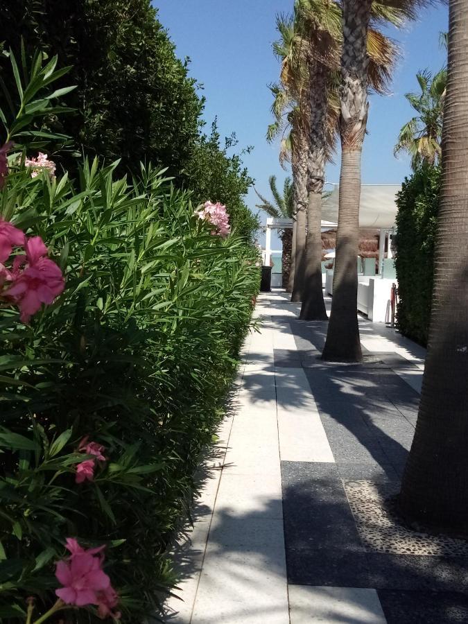 Hotel Chiaraluna Civitanova Marche Esterno foto