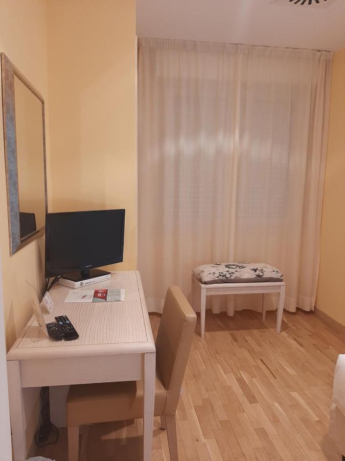 Hotel Chiaraluna Civitanova Marche Esterno foto