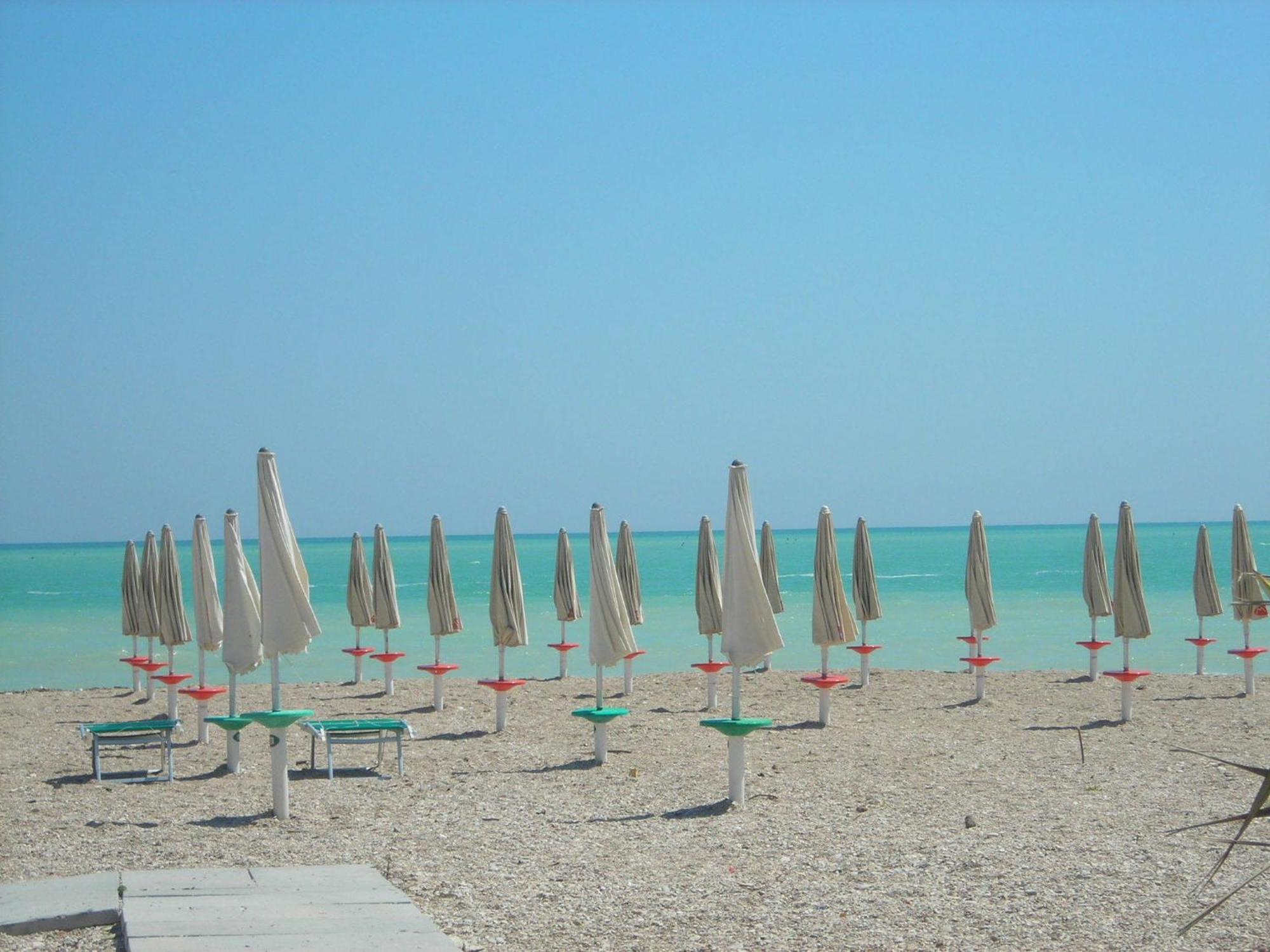 Hotel Chiaraluna Civitanova Marche Esterno foto