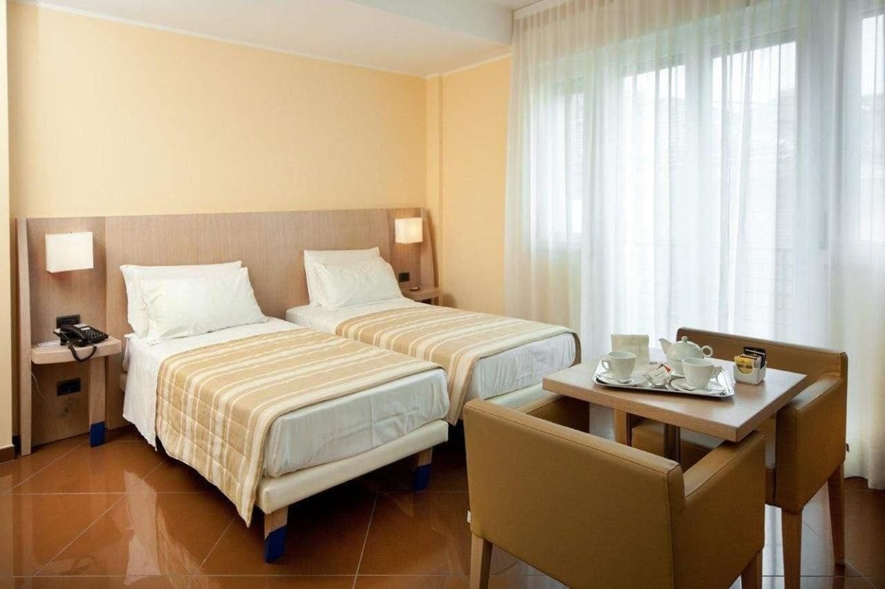 Hotel Chiaraluna Civitanova Marche Esterno foto
