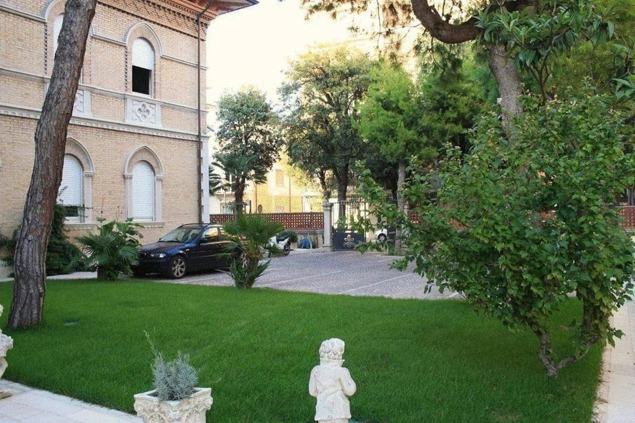 Hotel Chiaraluna Civitanova Marche Esterno foto